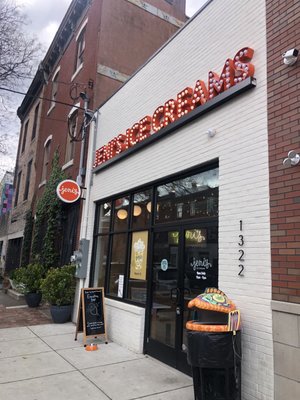 Jeni's Splendid Ice Creams by null