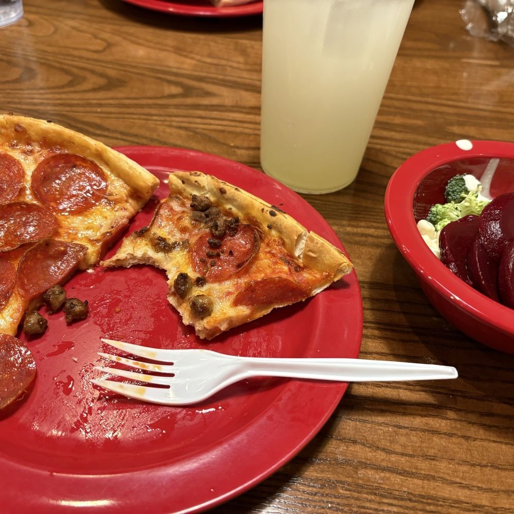 Pizza Inn - Pizza Near Me - Selma, North Carolina