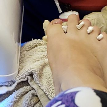 Helen Nails - Another photo of the hole she dug in my toenail. This is her ignoring it as if she did nothing wrong. - Nail Salons Near Me - Hemet, California