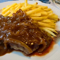 Restaurant Saalbau - Steak mit Zwiebelsauce