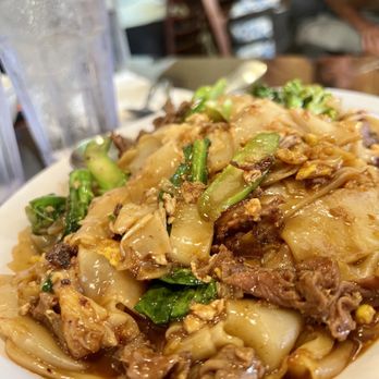 Ono Thai - Pad Si Eew (loved it!!!) - Thai Near Me - Ewa Beach, Hawaii
