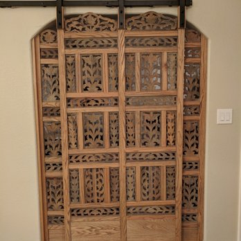 MHS Made - Master bathroom privacy screen door - Carpenters Near Me MHS Made - Master bathroom privacy screen door - Carpenters Near Me
