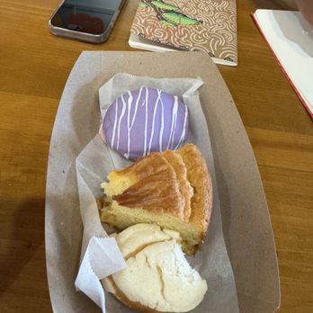 La Monarca Bakery & Cafe - Conchas, pan de elote - Coffee & Tea Near Me - Los Angeles, California La Monarca Bakery & Cafe - Conchas, pan de elote - Coffee & Tea Near Me - Los Angeles, California