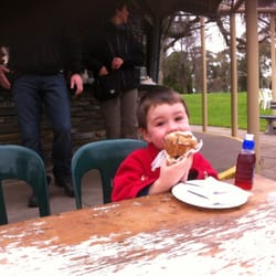 Rymill Park Kiosk - Yummy food and coffee beside Adelaide's iconic Rymil Park lake