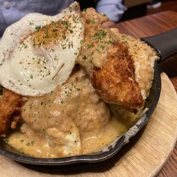 Miss Shirley's Cafe, Inner Harbor - Fried Chicken, Biscuits & Gravy Omelet - Breakfast & Brunch Near Me - Baltimore, Maryland