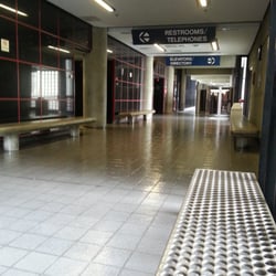 Bellflower Courthouse - Entrance hallway