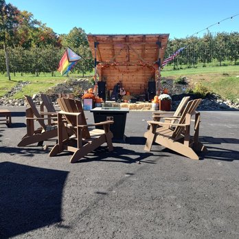 Bad Seed Cider Company - Outdoor stage - Wineries Near Me - Highland, New York Bad Seed Cider Company - Outdoor stage - Wineries Near Me - Highland, New York