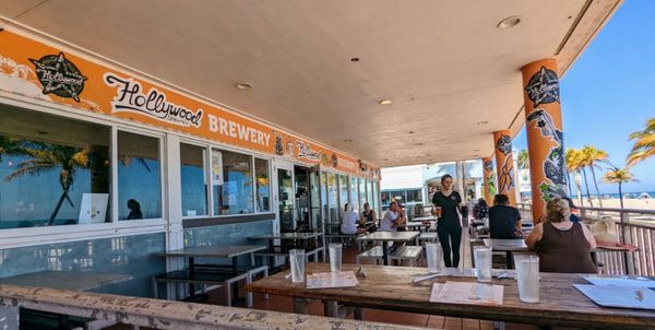 Hollywood Brewery by null
