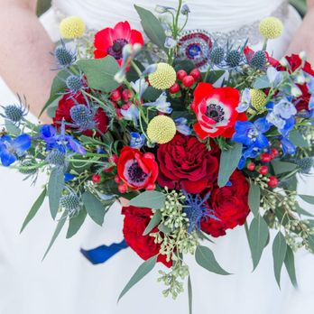 Back Patio Event Design - They even helped make sure my flowers kept fresh and kept an extra vase out when I forgot! - Wedding Planning Near Me