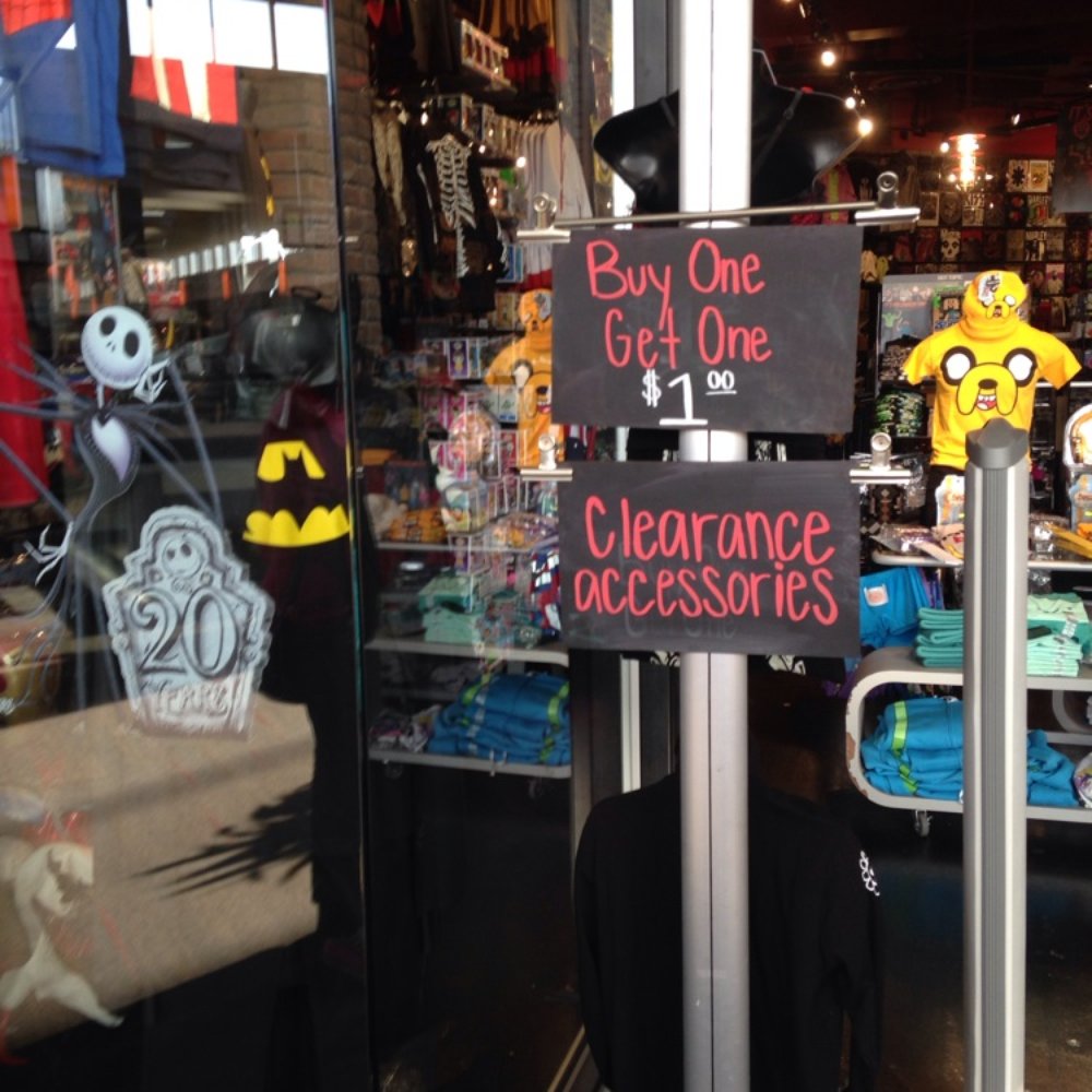 Hot Topic - Women's Clothing Near Me - Chesapeake, Virginia Hot Topic - Women's Clothing Near Me - Chesapeake, Virginia