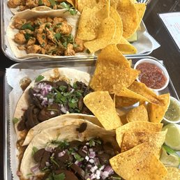 Chicken tacos & mushrooms tacos Chicken tacos & mushrooms tacos