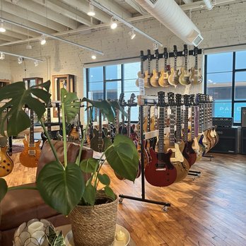 Carter Vintage Guitars - Guitar Stores Near Me - Nashville, Tennessee