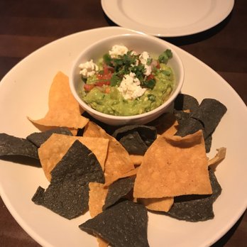 Yard House - Snack size guacamole and chips - New American Near Me - San Antonio, Texas