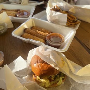 Art's Drive In - Diners Near Me - Chicago, Illinois Art's Drive In - Diners Near Me - Chicago, Illinois