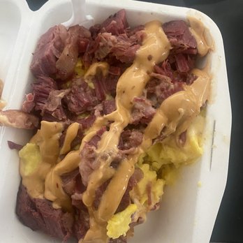 Bagel Miller - Pastrami Hash Brunch - Comfort Food Near Me - Chicago, Illinois