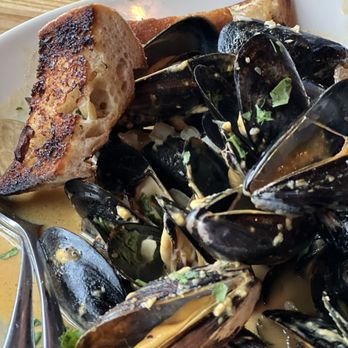The Bench - Curry Mussels - Pizza Near Me - Stowe, Vermont The Bench - Curry Mussels - Pizza Near Me - Stowe, Vermont