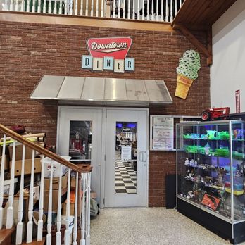 Downtown Diner - Outside entrance - American Near Me - Berlin, Ohio