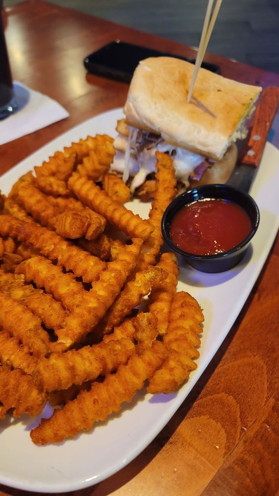 UNION DRAFT HOUSE Updated September 2024 15 Photos & 25 Reviews