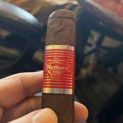Oakleigh Beach Cigar - Flathead 770.