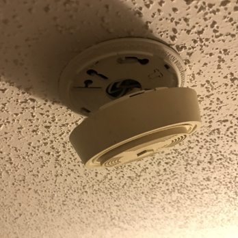 Comfort Inn - Broken smoke detector - Hotels Near Me - Great Falls, Montana