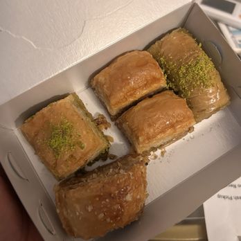 Oba Bakery Cafe - Normal Mix Baklava (0.5 LB) - Bakeries Near Me - Boston, Massachusetts