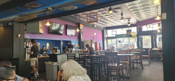 Lindy's Diner by null