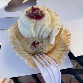 Showboy BakeShop - Cheesecake Cupcake - Red Carpet - Bakeries Near Me - Henderson, Nevada Showboy BakeShop - Cheesecake Cupcake - Red Carpet - Bakeries Near Me - Henderson, Nevada
