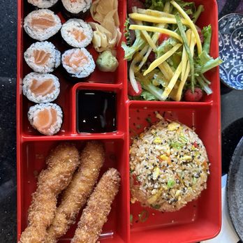 Tokyo Sushi - Shrimp bento box Fried shrimp Fried rice Salmon maki Salad - Sushi Bars Near Me - Fort Lauderdale, Florida