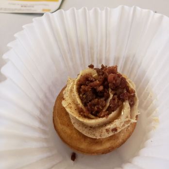 Gourmet Feastival - Maple Bacon cupcake - Festivals Near Me - Tampa, Florida
