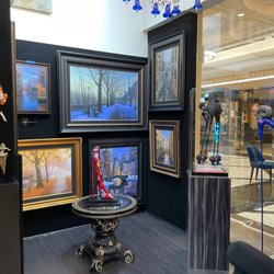 Bill Mack Gallery - Inside Bill Mack at the Palazzo side of the Grand Canal Shoppes at The Venetian Resort in Las Vegas Alexei Butirskiy on display!