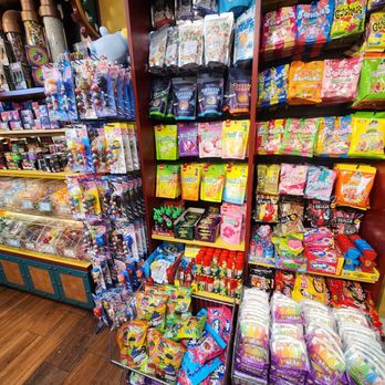 Fuzziwig's Candy Factory - Desserts Near Me - Coronado, California