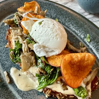 Otto's Uptown Kitchen - Mushroom toast - Lounges Near Me - Oakland, California