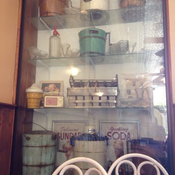 The Parlor - American Near Me - Ventura, California