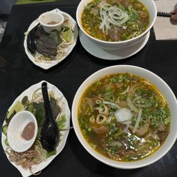 H3. Bún Bò Huế / Spicy Huế Style Beef Noodle Soup H3. Bún Bò Huế / Spicy Huế Style Beef Noodle Soup