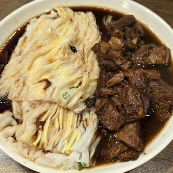 Lee's Kitchen - Signature Beef Brisket Rice Rolls add Egg, $18.99+$1 - 4 Stars - Comfort Food Near Me - Bellevue, Washington Lee's Kitchen - Signature Beef Brisket Rice Rolls add Egg, $18.99+$1 - 4 Stars - Comfort Food Near Me - Bellevue, Washington