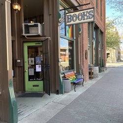 Pearl Street Books & Gifts