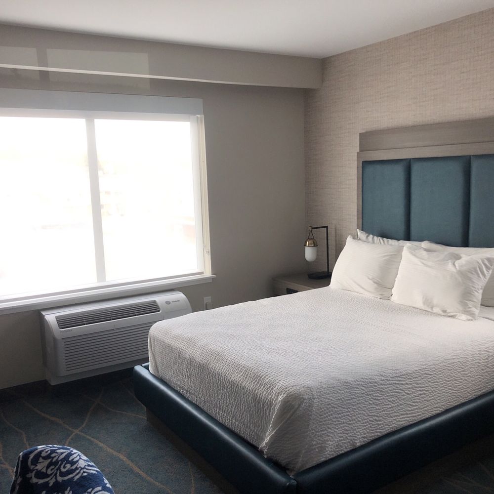 Salish Inn - Bed in Room - Hotels Near Me - Anacortes, Washington Salish Inn - Bed in Room - Hotels Near Me - Anacortes, Washington