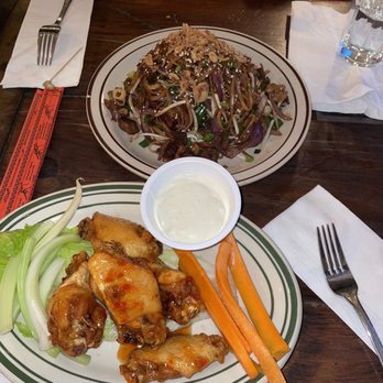 The Expat - Wings and noodles - Gastropubs Near Me - New York, New York