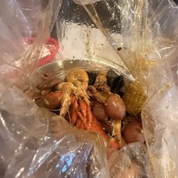 Seafood was dry I had to pay extra to get extra sauce . The sauce was watery and no flavor