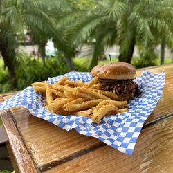 Chicken In A Barrel BBQ - Waimea - Pulled Pork Sandwich