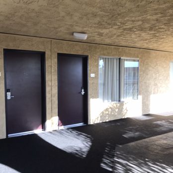 Ramada by Wyndham Burbank Airport - Our room - Hotels Near Me - Burbank, California Ramada by Wyndham Burbank Airport - Our room - Hotels Near Me - Burbank, California