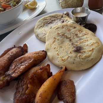 L'Roco Grill - Good pupusas and plantains! - Salvadoran Near Me - San Jose, California L'Roco Grill - Good pupusas and plantains! - Salvadoran Near Me - San Jose, California