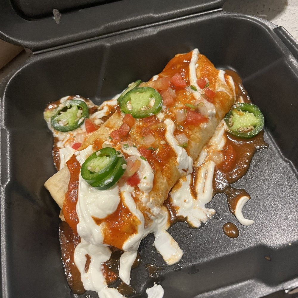 Chimichanga with chipotle sauce Chimichanga with chipotle sauce