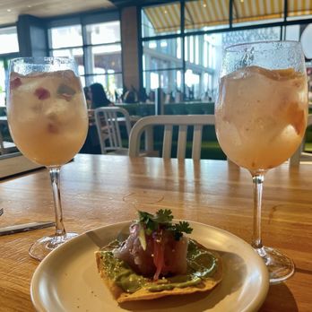 True Food Kitchen - Sangria and tuna happy hour specials - New American Near Me - Boca Raton, Florida