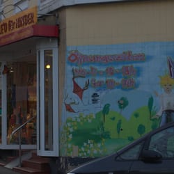 Cle'o für Kinder - Öffnungszeiten - an die Wand gepinselt