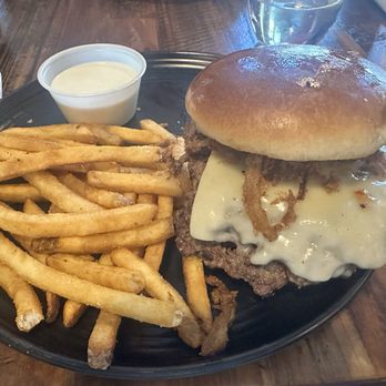 Burgaw Brewing - Jam Burger & fries - Brewpubs Near Me - Burgaw, North Carolina