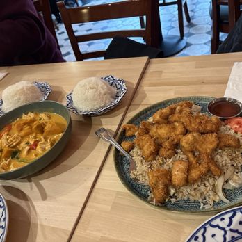 Sri Thai Cuisine - Pumpkin curry and fried rice with crispy chicken - Thai Near Me - San Francisco, California