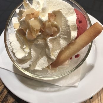 La Tablée - Vacherin cup!!! Definitely recommend if you're craving fruity ice cream~ - Fondue Near Me - Chamonix-Mont-Blanc, 74