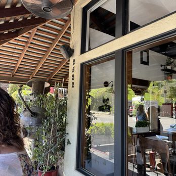Mankas Grill - Outdoor area - American Near Me - Fairfield, California