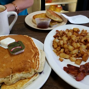 Betty's Restaurant - HOT Cakes! - Breakfast & Brunch Near Me - Shepherdstown, West Virginia